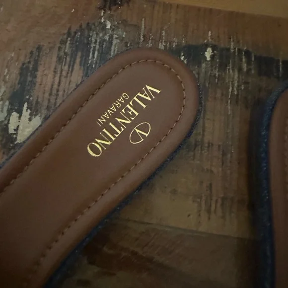 NEW Valentino Roman Stud denim Slides size 39.5 - Picture 9 of 12